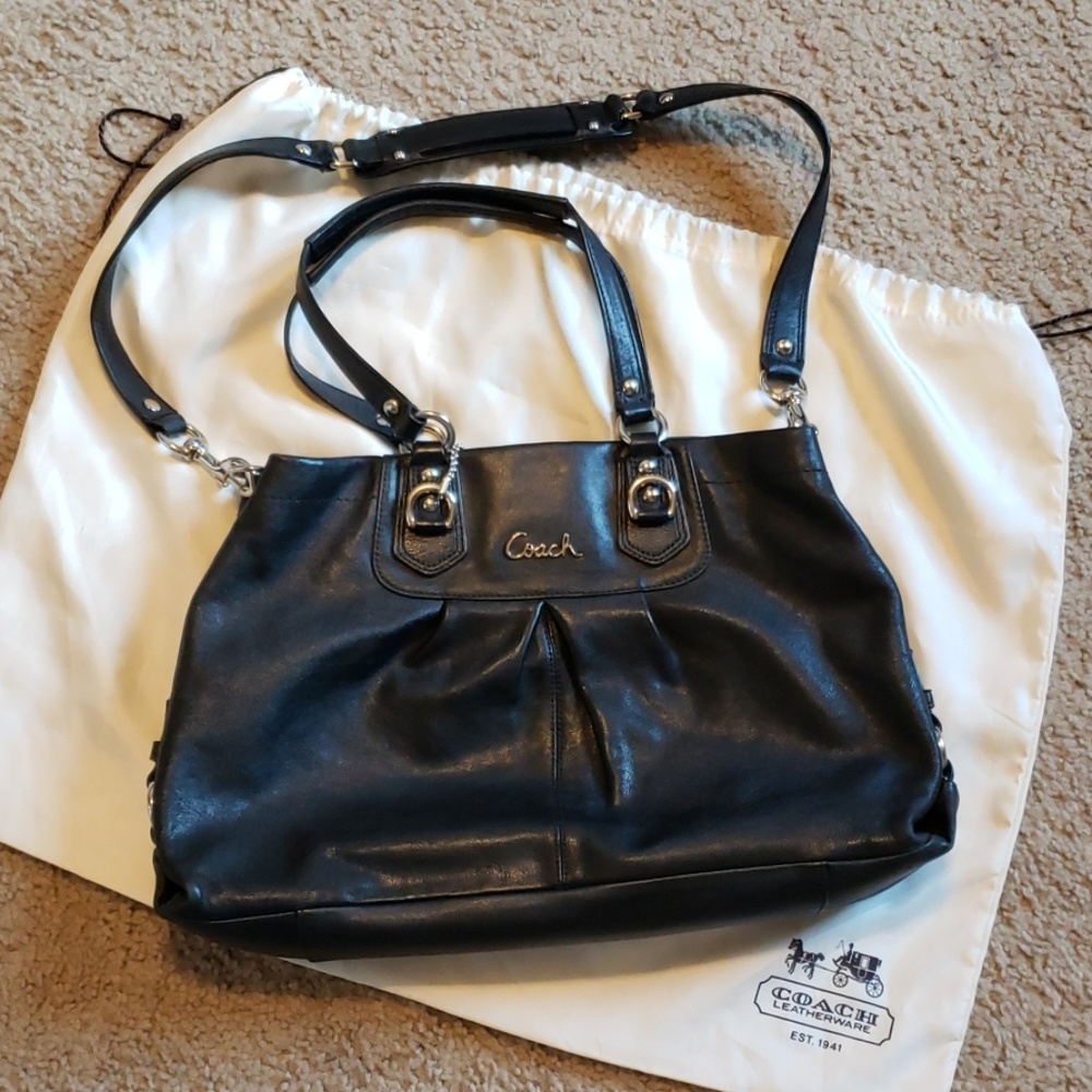 Authentic Coach Carryall bag w wallet